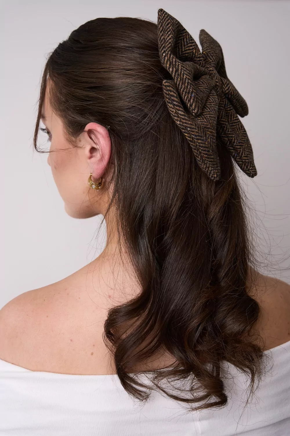 'The Herringbone' Oversized Donegal Tweed Bow - Image 2